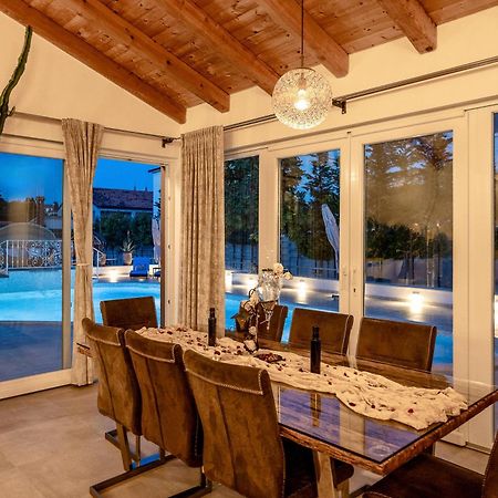 Five Bedroom Villa Emily With Pool In Medulin Exterior foto